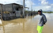 Sector de San Clemente, en Manabí, sufre inundaciones por intensas lluvias.