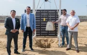 La colocación de la primera piedra marca el inicio de la nueva matriz de Jungheinrich Ecuador en el complejo ALMAX Plus.