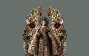 Ornamentos litúrgicos de las hermanas del Monasterio de Santa Clara son parte de la muestra. La virgen en la foto data del siglo dieciocho.