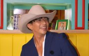 El cantante alista los temas Guerra, con ritmo de cumbia, y Dueles.
