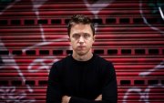 Por el escándalo en 2024, Íñigo Errejón dejó la política, frustrando una carrera en ascenso. Se ha mantenido alejado del foco público, excepto para defenderse ante la justicia.