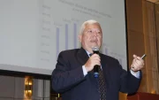 El exministro de Finanzas, Fausto Ortíz, analizó la economía del país después del informe de Daniel Noboa.