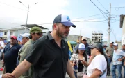 Antonio Álvarez junto al público en la audiencia de su hermano Aquiles