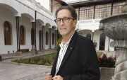 Marcelo Aguirre nació en Quito en 1956. Actualmente reside en Montpellier, Francia y divide su tiempo entre la ciudad francesa y Ecuador.