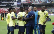 Alfaro se reencontró con los jugadores de Ecuador en el duelo ante Paraguay por eliminatorias.