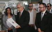 Enrique Herrería presentó ante el CNE un alegato para pedir el archivo de una nueva solicitud de revocatoria presidencial.