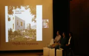 El arquitecto español Arturo Campo Baeza y los ecuatorianos Mateo Granja y Kenny Espinoza presentaron los pormenores del diseño en el Colegio de Arquitectos de Pichincha.