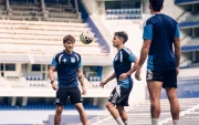 Luka Klimowicz (i) comandará la delantera de Emelec ante Orense.