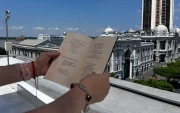 La ciudad 'atraviesa' a los autores de poemas; imprimen con arte lo que sienten de la misma, y como interviene en la cotidianidad. Guayaquil se encuentra en la poesía.
