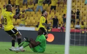 Darío Benedetto celebró el gol del empate de Barcelona SC ante Guayaquil City.