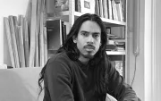 Luis Chenche ha desarrollado su práctica artística a partir de la investigación de los espacios urbanos no oficiales .
