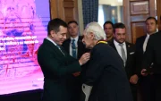 El premio en Cultura y Arte fue otorgado a Paúl Palacio Collmann, artista plástico, escultor y muralista de 84 años.