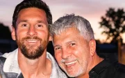 Lionel Messi junto a su padre, Jorge Messi, quien falleció a los 68 años en Rosario, Argentina.