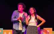 La comedia teatral es interpretada por los actores Lider Medranda & Sole Bustamante.