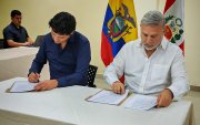 Autoridades de Ecuador y Perú firman cooperación binacional para mantenimiento del Canal de Zarumilla.