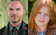 Nicholas Hoult, quien interpretaba a Gilderoy Lockhart, y Gracie Cochrane, a Ginny Weasley, en ‘Harry Potter’.