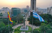 VISTA AÉREA O PANORÁMICA DE LA COLUMNA DE LOS PRÓCERES EN EL PARQUE CENTENARIO |