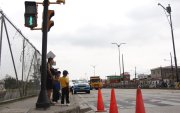 Los 40 resaltos parabólicos serán instalados en 3,9 kilómetros de la avenida Teodoro Alvarado Oleas.