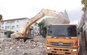Municipio de Guayaquil notifica por retiro irregular de escombros.