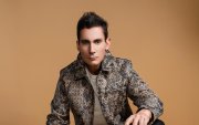 Alfonso Barek Orti, conocido artísticamente como Barek, es un cantautor, productor musical y empresario.