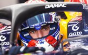 Max Verstappen realizó un mejor crono de 1:31.156, 120 milésimas más rápido que el británico George Russell.