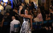 La alcaldesa Tatiana Coronel arriba al Salón de la Ciudad para la Sesión Solemne del 9 de Octubre.