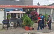 Municipio de Guayaquil retira carpa instalada frente a una vivienda en Samanes.