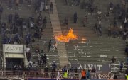 El sábado pasado en el cotejo entre Guayaquil City y Emelec, hinchas prendieron fuego en las gradas.