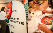 La propuesta de la marca californiana se fundió con el arte de Carla Bresciani y logró resultados espectaculares.