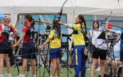 Adriana Espinoza de Los Monteros (d) fue la primera local en unos Olímpicos.