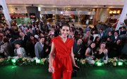 La autora asegura que ella descubre la belleza en la luz y de igual manera en las sombras.
