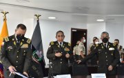 La excomandante de Policía Tannya Varela (centro).