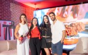 Natali Masinari, Astrid Vera, vocera de KFC, junto a Sol Vargas y Jamil Faour.
