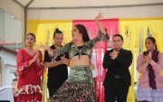 Los asisatentes disfrutar de un tablao flamenco a cargo de la Academia Mambra Flamenco y coreografía de Ayeh Pino, el cantaor Alexis ‘El Menderi’, de Gye Flamenca, y el saxofón de Robert Bosch.