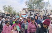Decenas de comuneros de las zonas rurales de Azuay marcharon en contra de la actividad minera en las zonas de recarga hídrica de los ríos de la provincia.