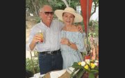 La cumpleañera junto a su esposo, Milton Luzuriaga.