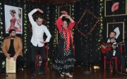 La presentación contó con la voz y el baile de Elena Andújar, el cajón de Antonio Andújar, la guitarra y canto de Carlos Falconí y el talento del bailaor Armando Tovar.
