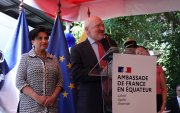 El embajador Frédéric Desagneaux junto a la ministra Gabriela Sommerfeld.