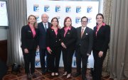 Diana de Pérez, Guillermo Wright, Lily de Wright, Esperanza de González, Alberto Rigaíl y Caterina Costa.