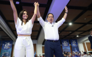 Henry Cucalón y Carla Larrea.