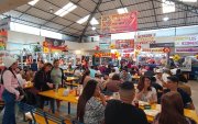 Espacio. En el patio de comidas del mercado se puede encontrar variada gastronomía tradicional.