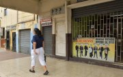 Quiebra. En Guayaquil se ven decenas de locales con el letrero ‘se alquila’, una evidencia de los comercios que han cerrado.