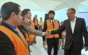 El vicepresidente Jorge Glas Espinel, recorrió el barco que realizará la instalación del cable submarino de fibra óptica. En ese actividad participó Jan Topic.