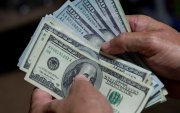 Dinero. En diciembre la pensión de alimentos para los hijos es doble.