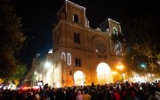 La Catedral de La Inmaculada fue iluminada por la época navideña.