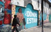 Expresión. El reclamo pasó de tendencias en X a expresiones artísticas en las calles de Guayaquil. Muralistas urbanos señalon exigen respuestas sobre los niños desaparecidos.