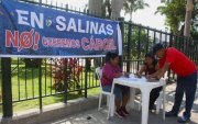 En Anconcito se han instalado lugares para la recolección de firmas en rechazo a la nueva prisión.