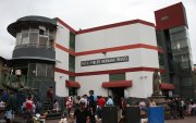 Según el informe, en el CC. Hermano Miguel hay 158 locales sin documentos de adjudicación o alquiler.