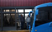 Usuarios critican el tamaño de los buses que reemplazaron a los articulados y el incumplimiento de los horarios.