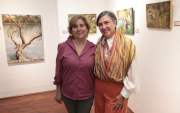 La artista acompañada de Claudia Drouet.